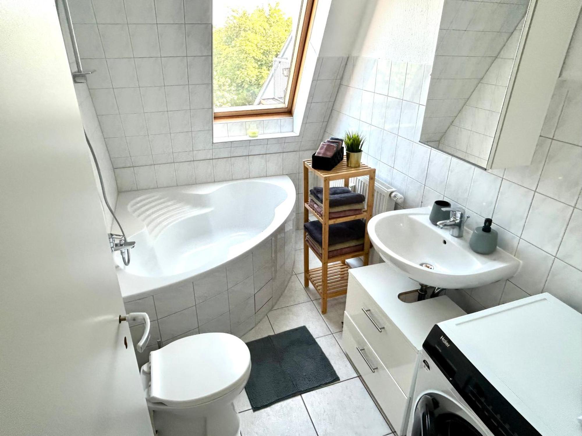 Bhv-3- Und 5-Zimmer Wohnungen Mit Terrasse, 24H Self-Check-In, Tv, Internet, Disneyplus, Waschmaschine Bremerhaven Esterno foto